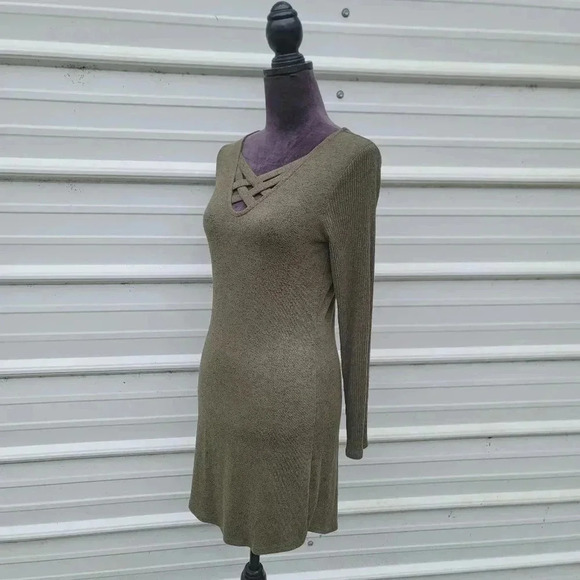 Bobbie Brooks Womens Knit Sweater Dress Green Long Sleeve Cage Neck Stretch Sz S - Picture 7 of 9